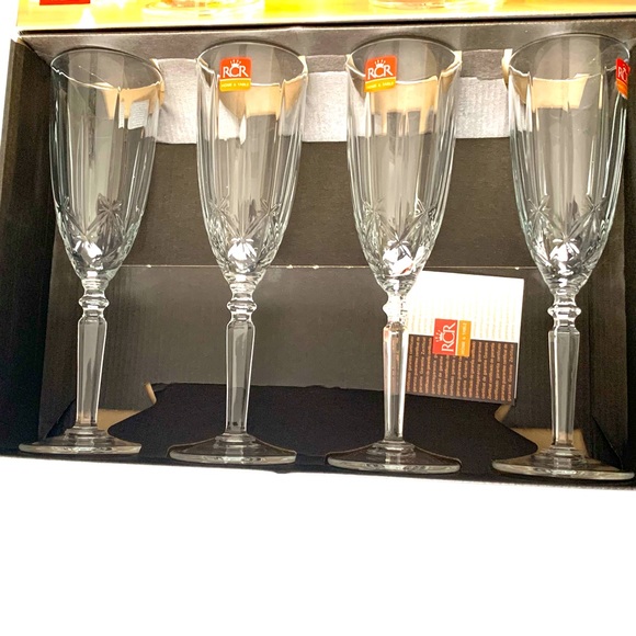 RCR cristalleria Italiana flutes tall champagne glasses set of 4 new with box - Picture 2 of 5